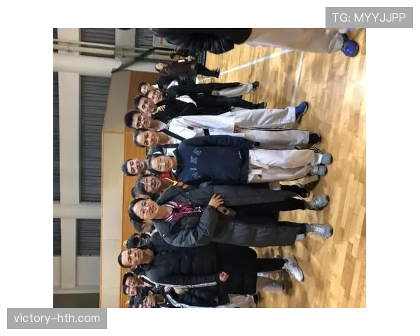 莉比·特里克特助力4x100米混合泳接力队再创佳绩