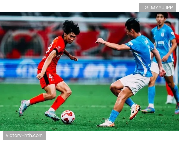 上海海港边锋闪电突袭助力球队重要胜利 上海海港边锋闪电突袭助力球队重要胜利