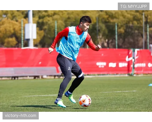 J1联赛密集赛程挑战球队深度，教练们需关注球员体能管理与调度策略