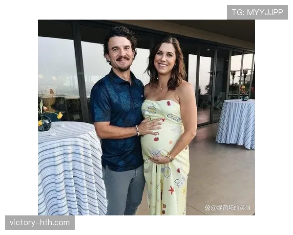 亚历克斯·摩根家的狗都吃有机粮，我还在纠结泡面加不加蛋